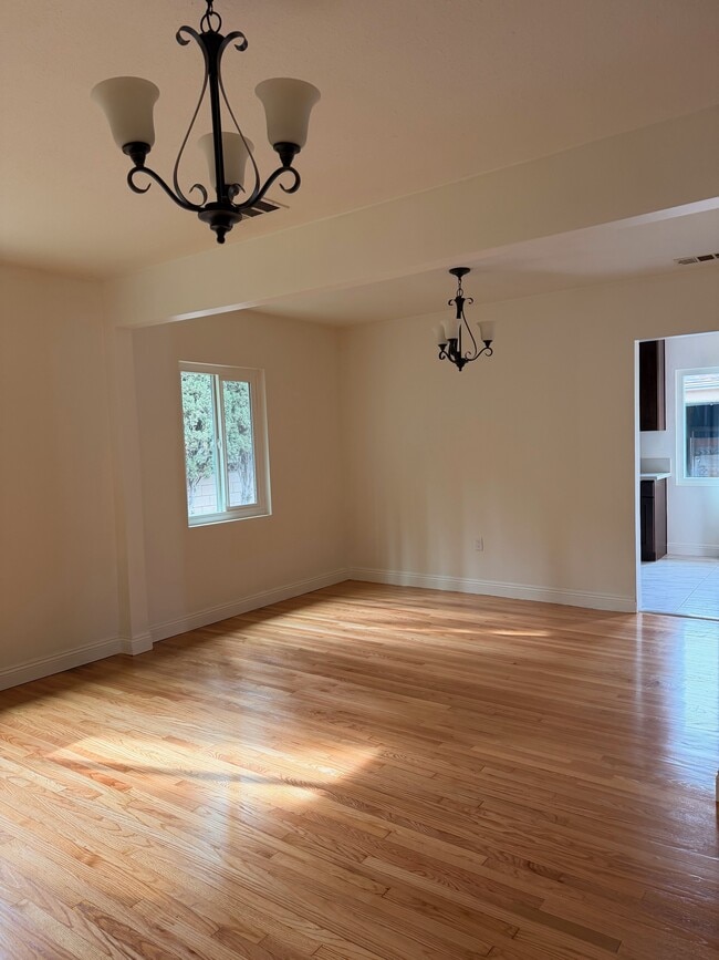 Photo - 337 W Lomita Ave Unit B