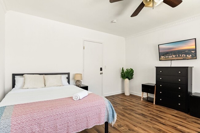 Photo - 515 Landfair Ave Unit Single Room 11 - 11