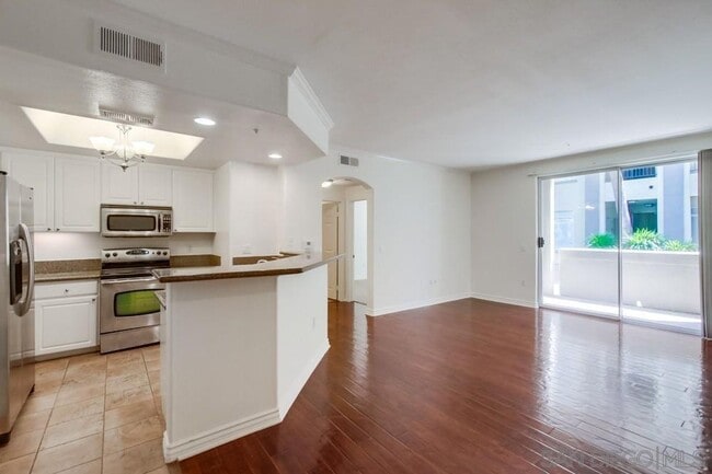 Building Photo - Luxury living in beautiful UTC, Spacious 2... Unit C107 Rental