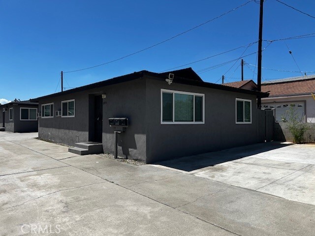 Photo - 8036 Whitmore St