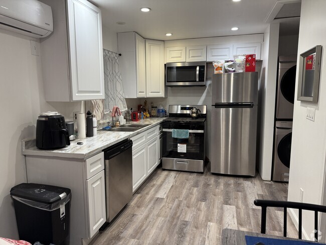 Building Photo - 15019 Hartsook St Rental