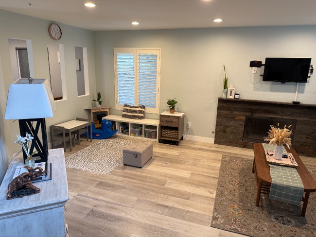 Photo - 406 E Center St