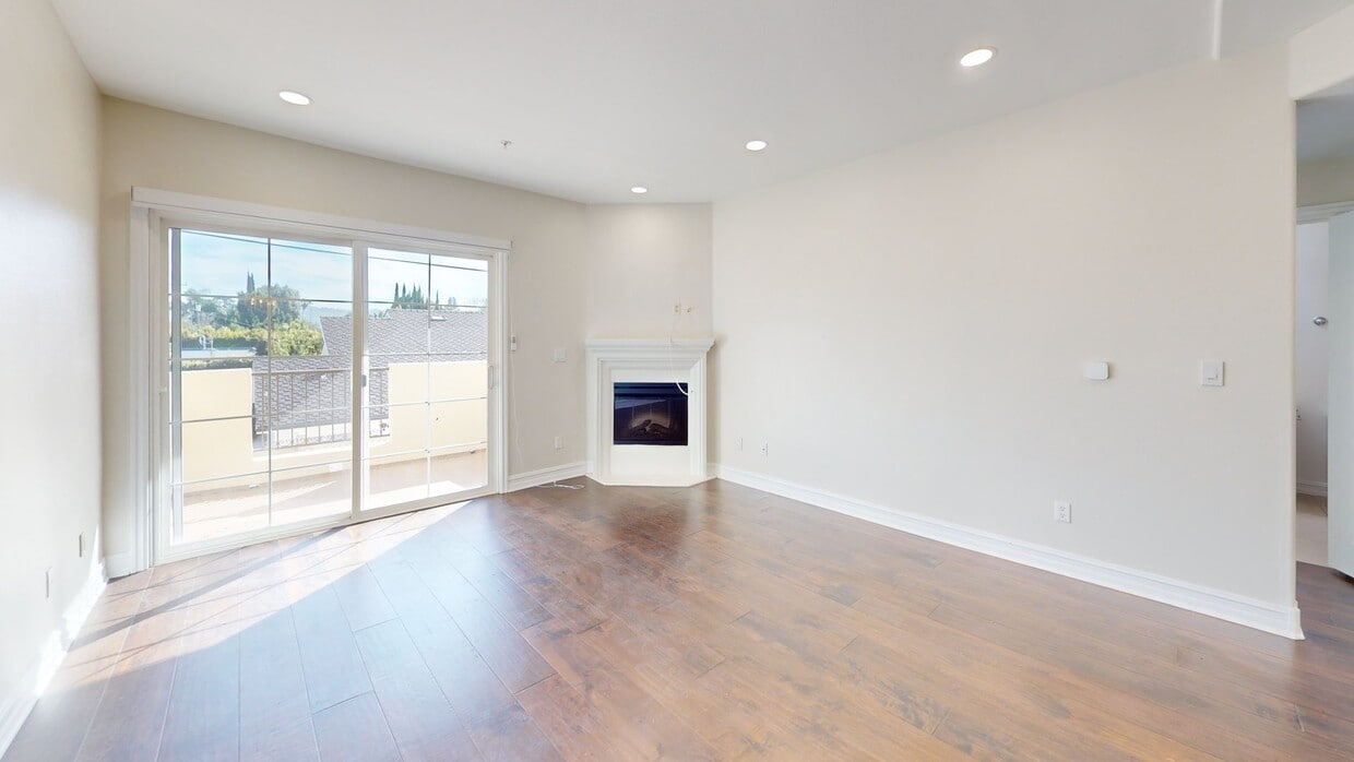 3D Tour - 14242 Burbank Blvd Unit 104