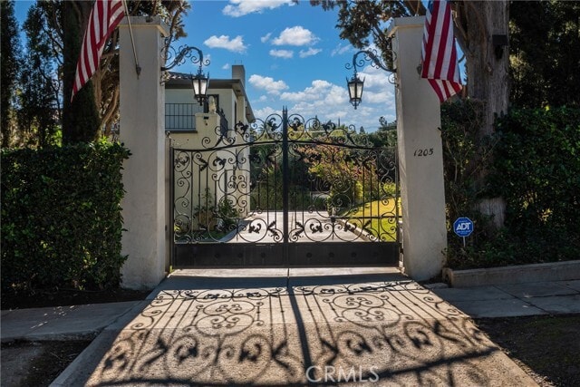 Building Photo - 1205 W Highland Ave