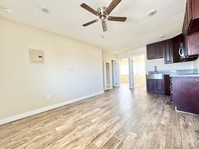 Photo - 1439 W 85th St Apartment Unit 5