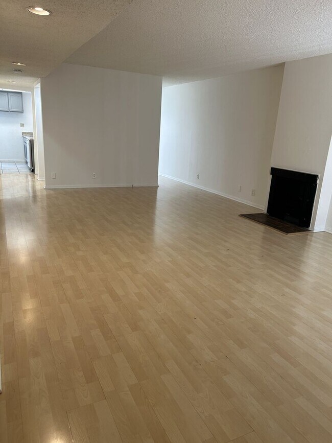 Photo - Cozy 3 bedroom Condo in the most desired neighborhood at City of Alhambra Unit 23