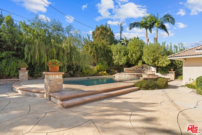 Photo - 4315 Clybourn Ave