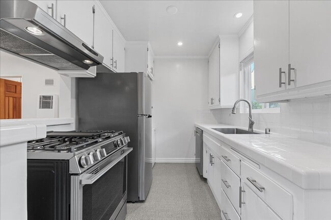 Photo - 1739 Washington Way Unit 03
