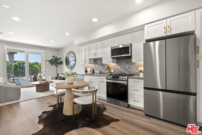 Building Photo - 7428 Santa Monica Blvd Unit 204