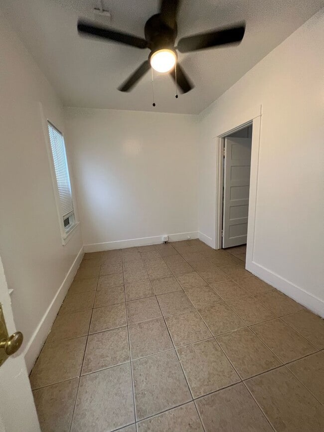 Photo - 1817 1/2 East Vernon Avenue
