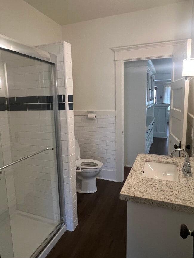 Photo - 640 W 16th St Unit 2