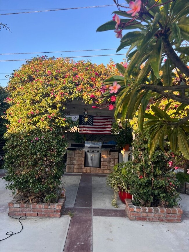 Photo - House  3 bedrooms, 1 baths,