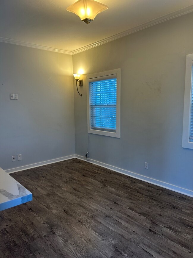 Photo - 832 Hilldale Ave