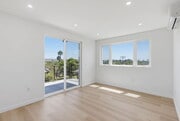 Photo - Breathtaking Bay Views & Large Private Deck - Walking Distance To Mission Bay