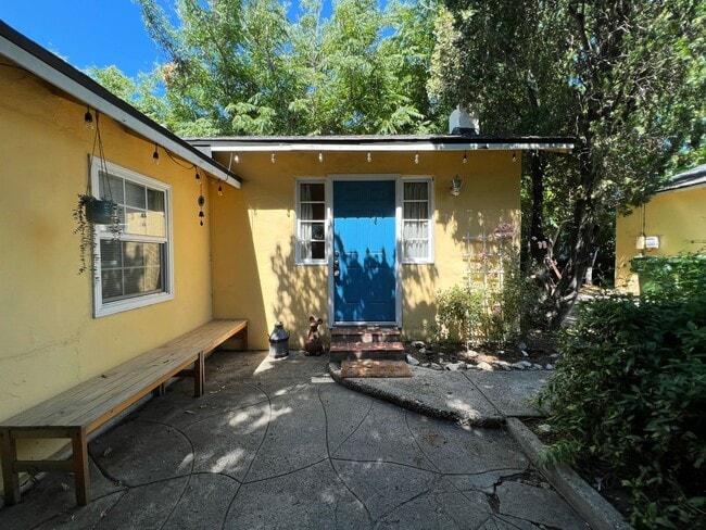 2 bed 1 bath + Bonus Room - 2 bed 1 bath + Bonus Room House