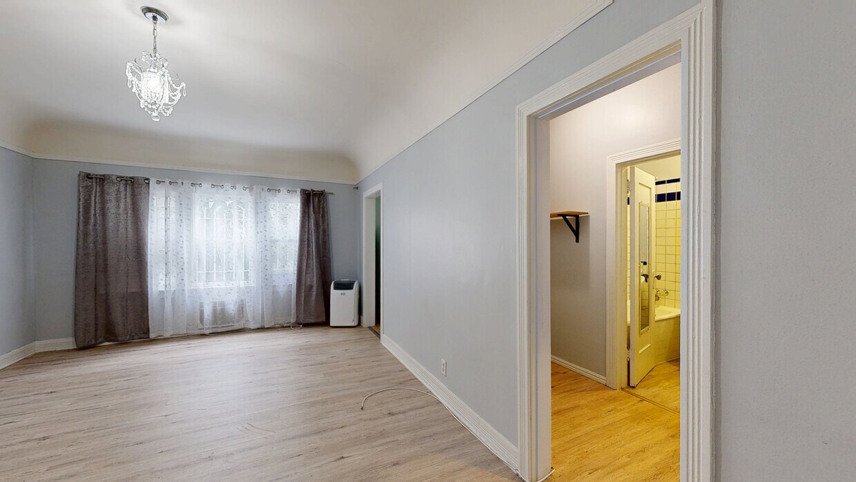 3D Tour - 1432 N Formosa Ave