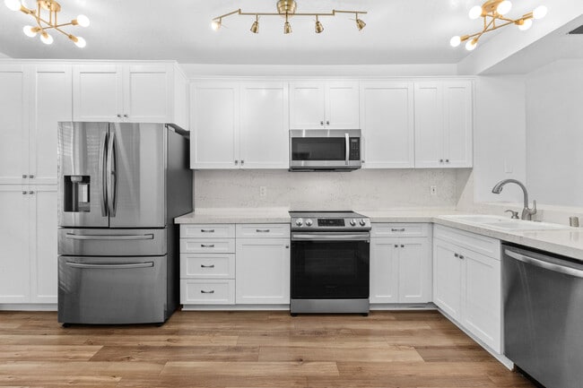 Building Photo - 20331 Bluffside Cir Unit 216