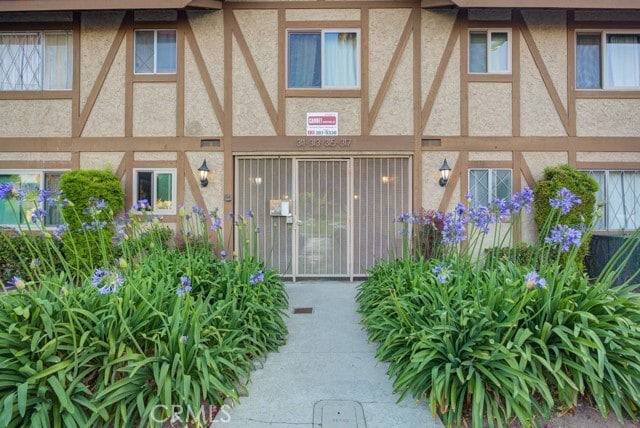 Building Photo - 313 S Almansor St Unit 2