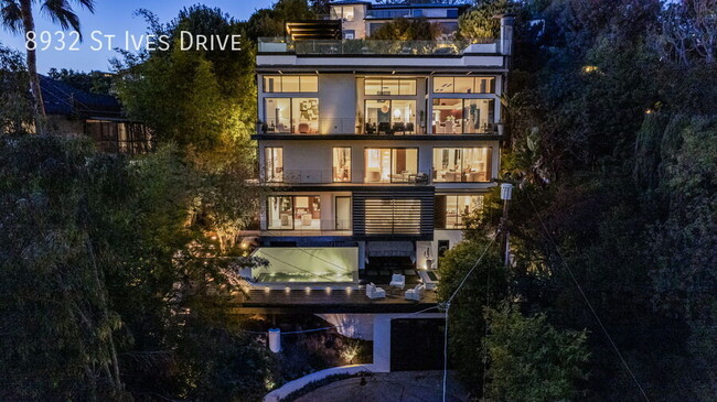 Photo - 8932 St Ives Dr House