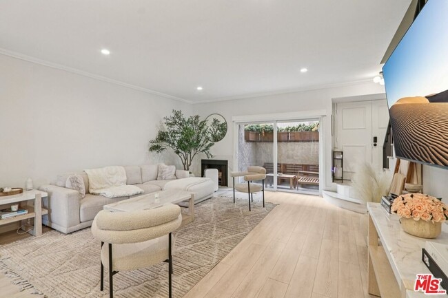 Photo - 5139 Balboa Blvd Unit 2