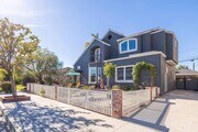 Photo - 1605 Lynngrove Dr House
