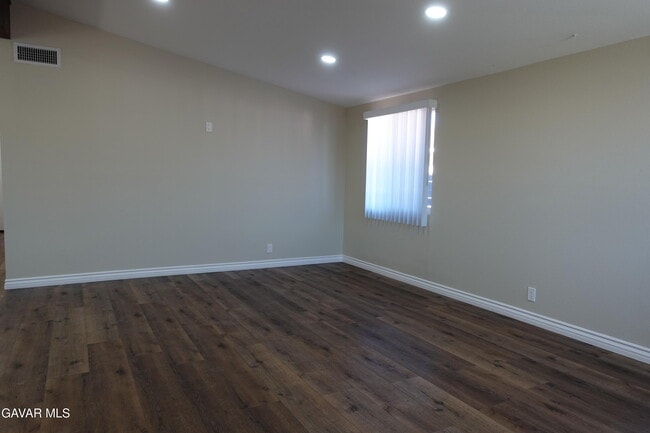 Photo - 38467 36th St E