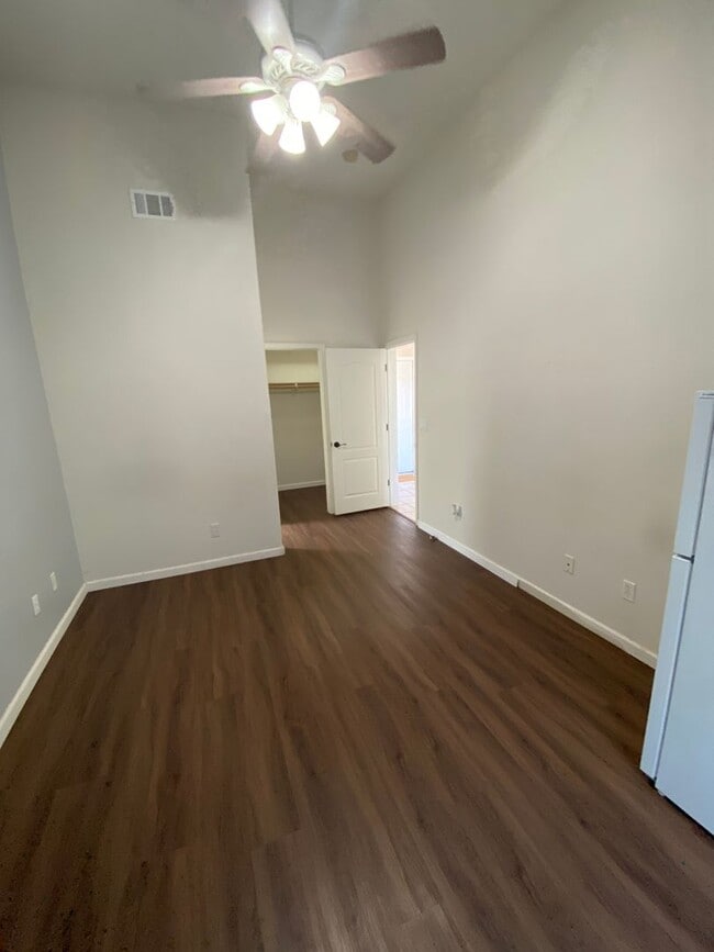 Photo - 1625 Belmont Ct Unit C