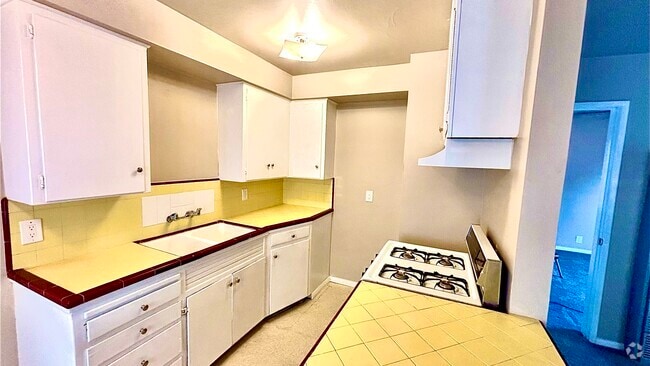 Building Photo - 915 S Howard St Unit 915 Howard Rental