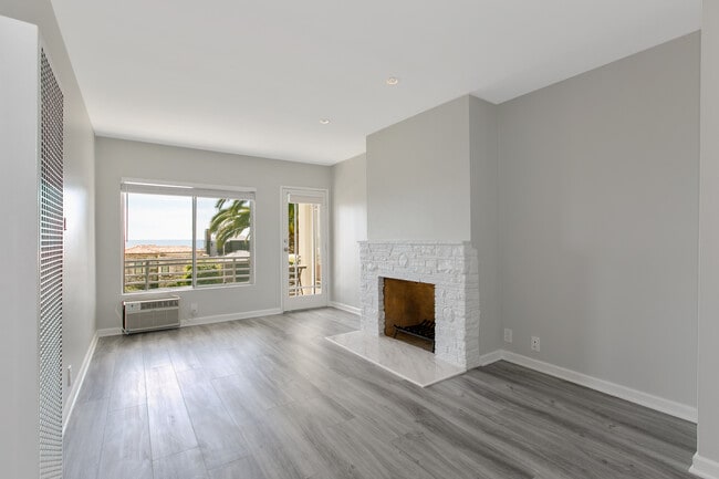 Photo - Malibu Cove Apartments