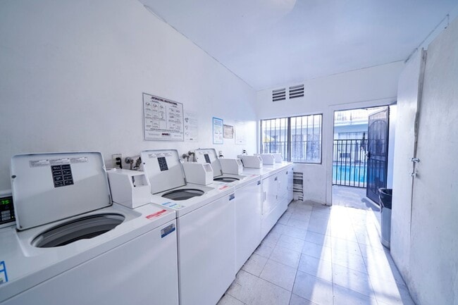 Photo - 20445 Saticoy St Unit 23