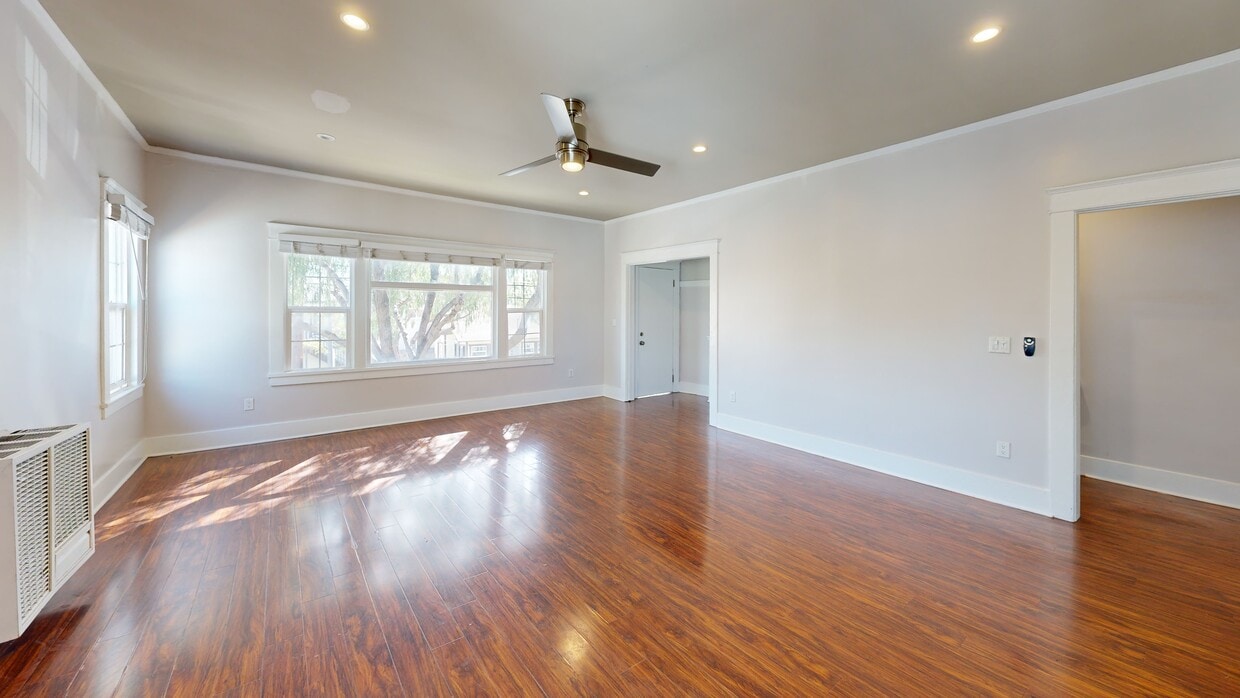 3D Tour - 411-417 Walnut Ave