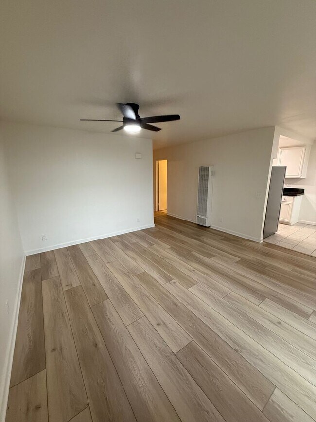 Photo - ALS-1150-GROVE AVENUE Unit #B