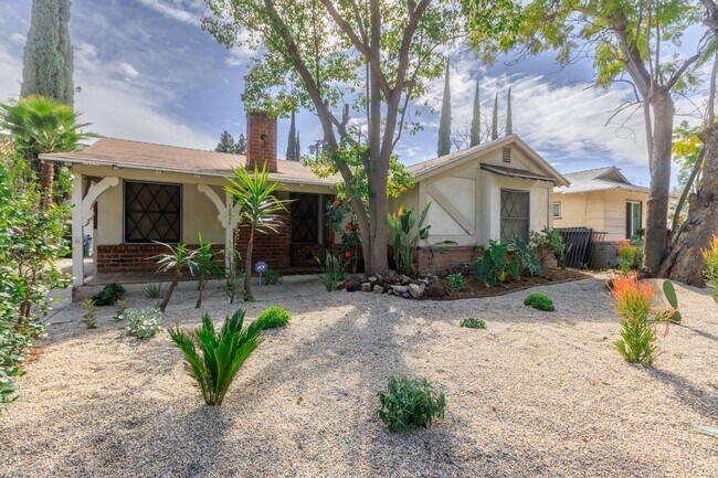 Photo - Cozy 3-bedroom Home Nestled in Encino!