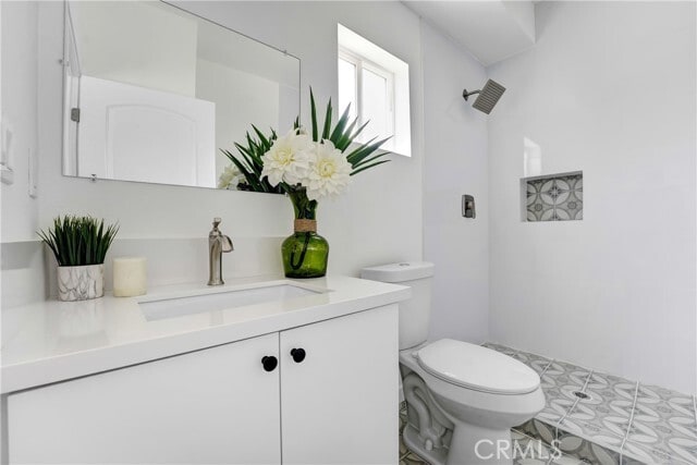 Photo - 11954 Vanowen St