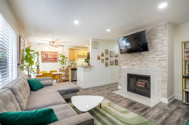 Photo - 4075 Marlborough Ave