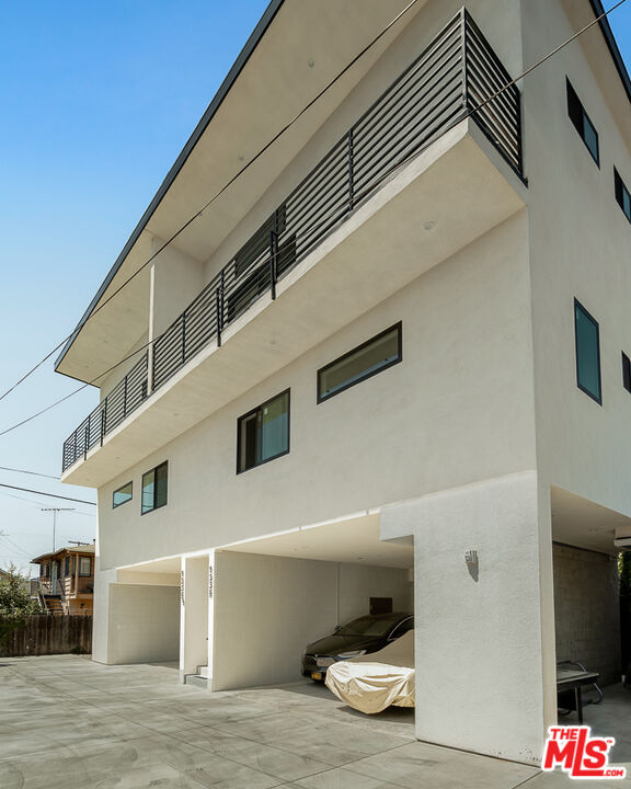 Photo - 1339 N Kenmore Ave Condo