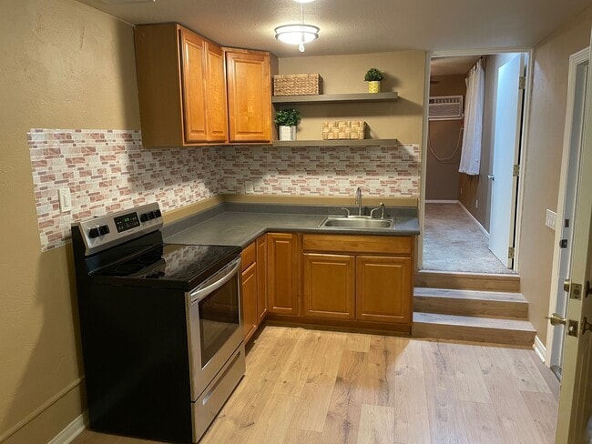 Building Photo - 1460 N Rose St Unit Guesthouse