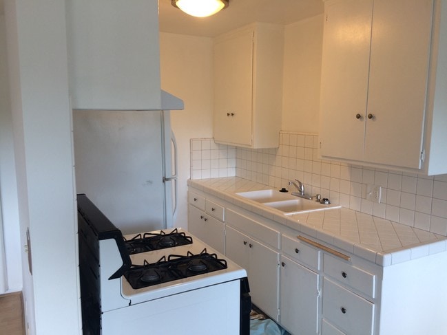Building Photo - 2206 Echo Park Ave Unit #4