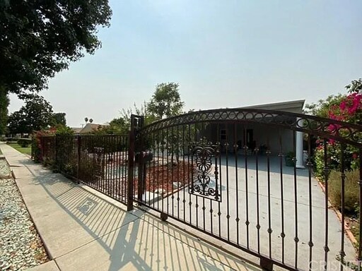 Photo - 6657 Enfield Ave