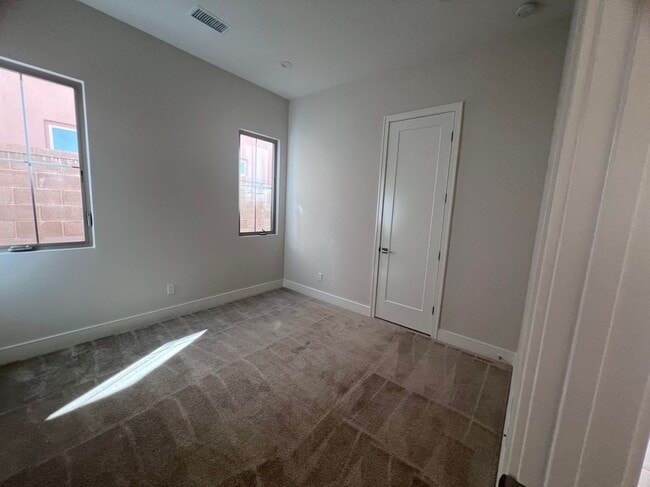 Photo - 128 Sugar Brush