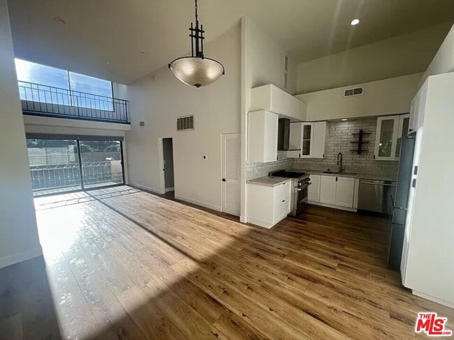 Photo - 390 S Sepulveda Blvd Unit A