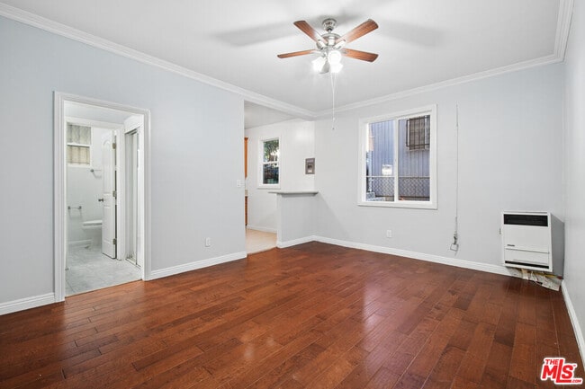 Photo - 1267 Vin Scully Ave Unit 9