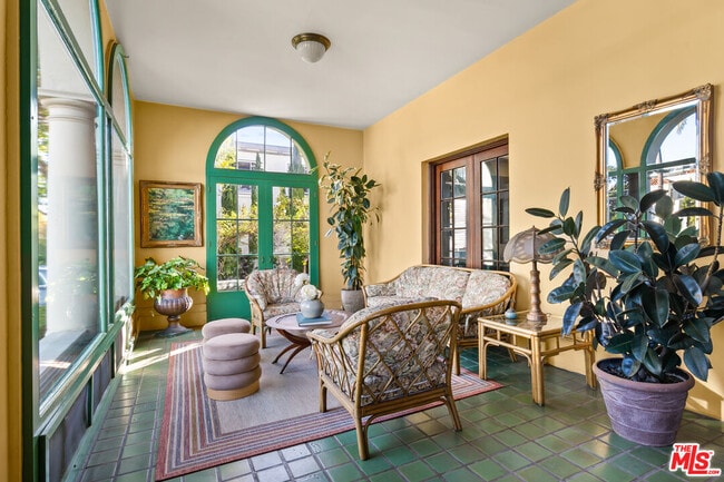 Photo - 3162 Second Ave