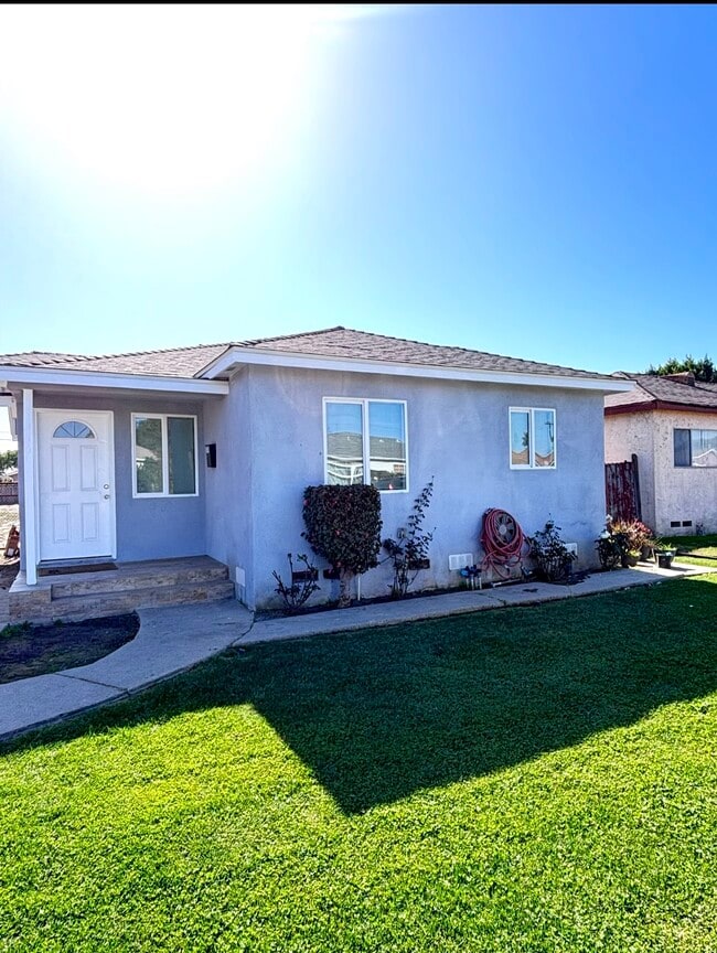 Building Photo - 1416 W 130th St