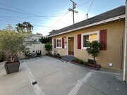 Private Entry Yard - 8932 Krueger St House Unit 8932-1/2