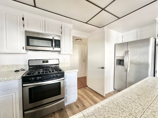 Photo - Spacious 2 Bed 2 Bath Apartment w/ In Unit Washer Dryer & Central A/C Unit 302