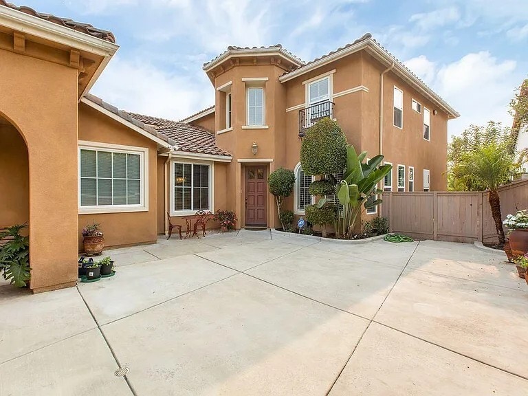 Photo - 15374 Falcon Crest Ct House