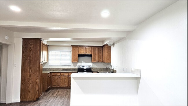 Photo - 11516 Eucalyptus Ave Unit B