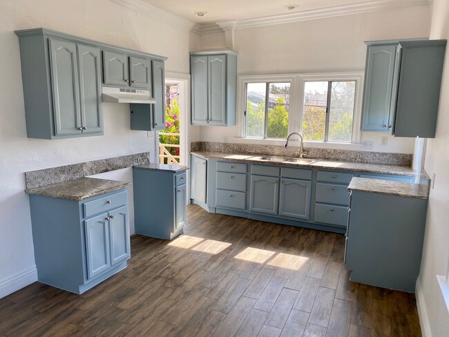 Photo - 1916 S Longwood Ave Unit 3