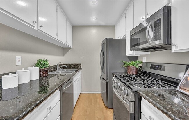 Photo - 3907 La Crescenta Ave Unit 28